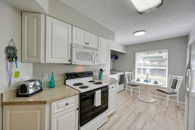 Building Photo - 3930 Leeward Passage Ct