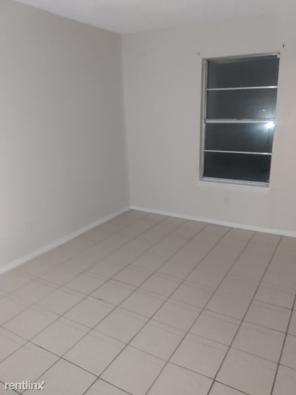 Building Photo - 600 E Craven Ave