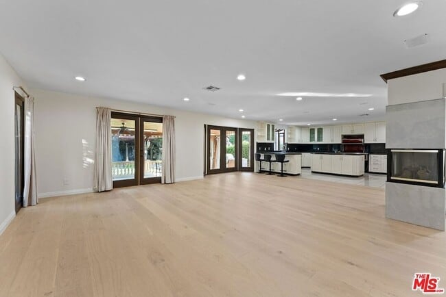 Building Photo - 15123 Greenleaf St