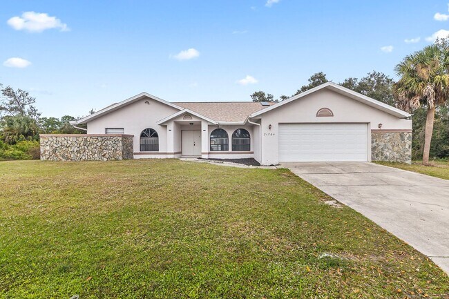 Primary Photo - Annual ** 4 Bed / 3 Bath Single Family Hom...