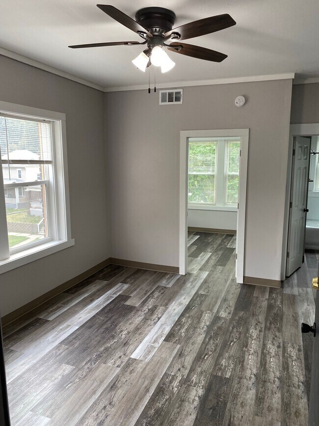 Building Photo - Grandview Apartments