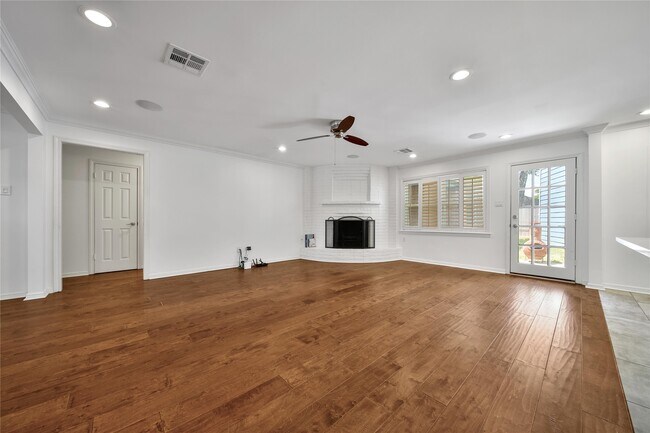 Building Photo - 5027 Twin Candle Dr