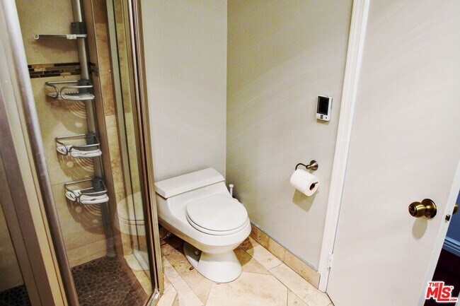 Building Photo - 2418 Graham Ave