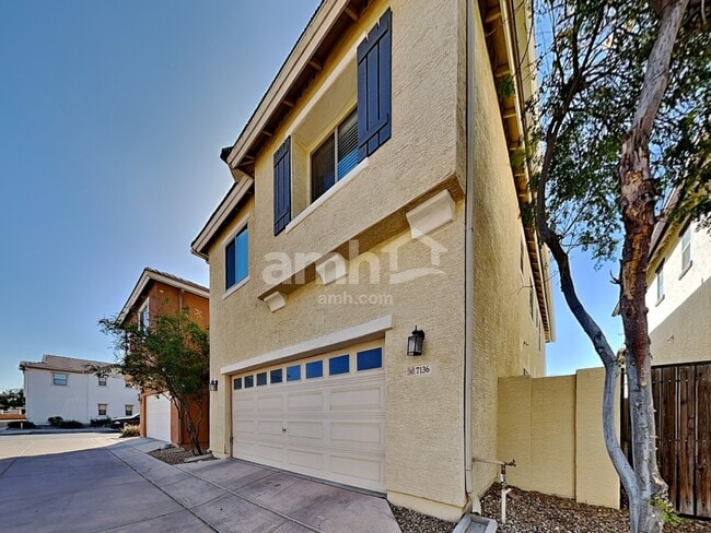 Building Photo - 7136 S 7th Ln