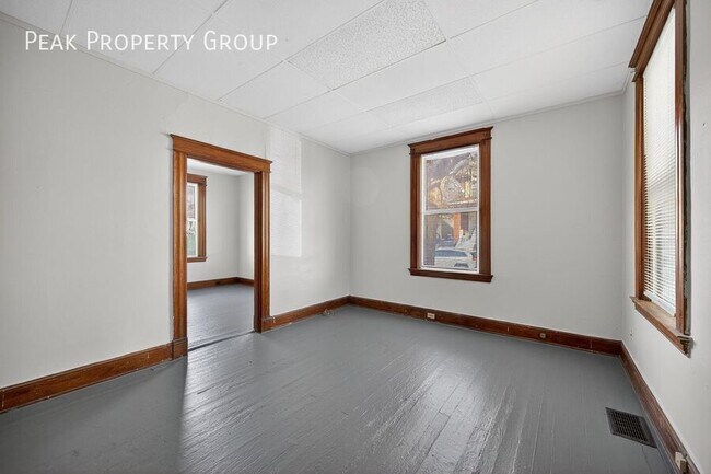 Building Photo - 2339 Rohs St