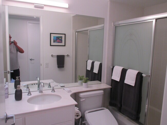 Building Photo - 2230 S Sunshine Cir