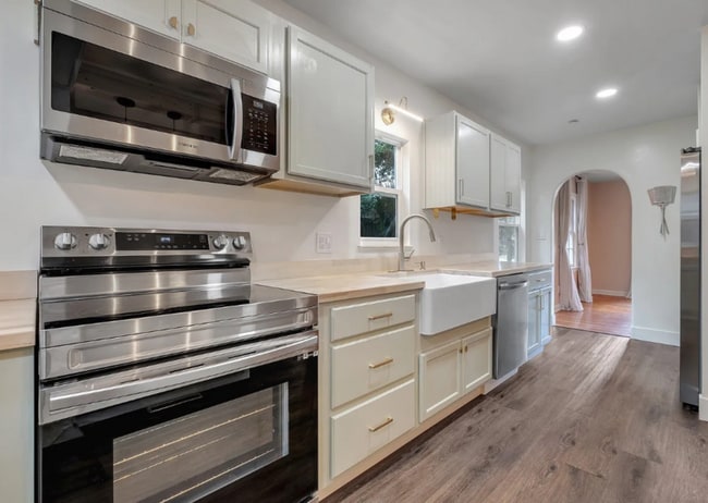 Building Photo - 1310 E 7th Ave