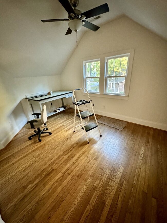 Building Photo - OAKLETTE