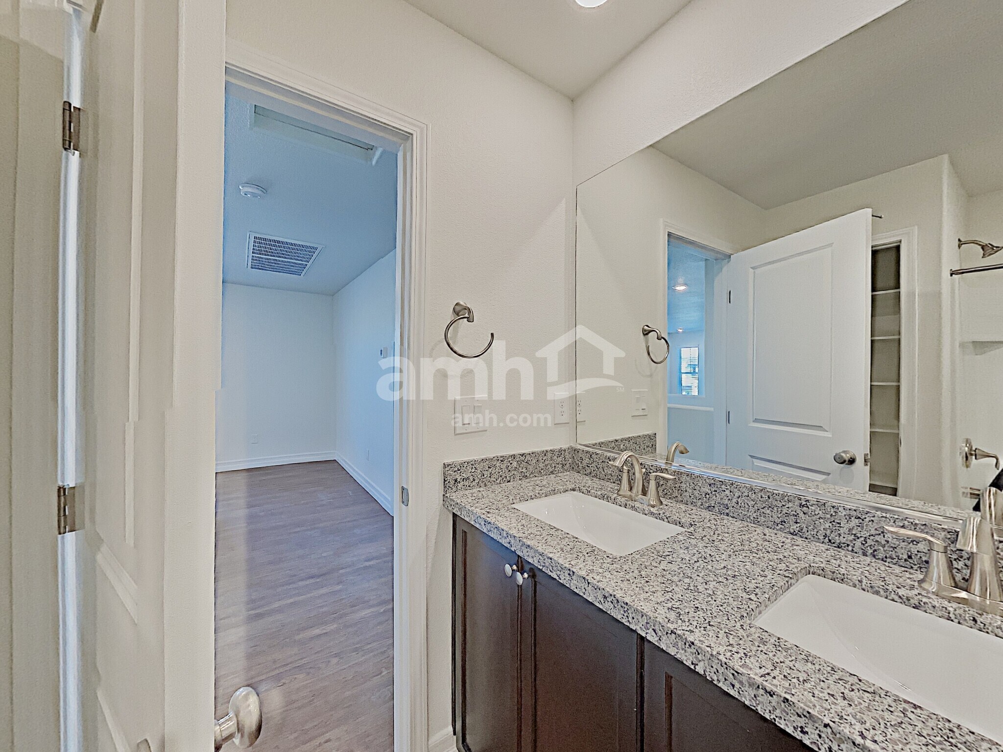 Building Photo - 4702 Tree Swing St