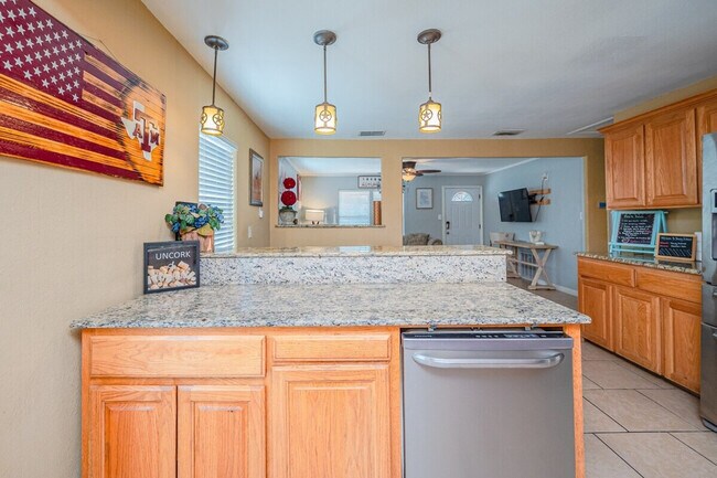 Building Photo - 1131 S 8th St