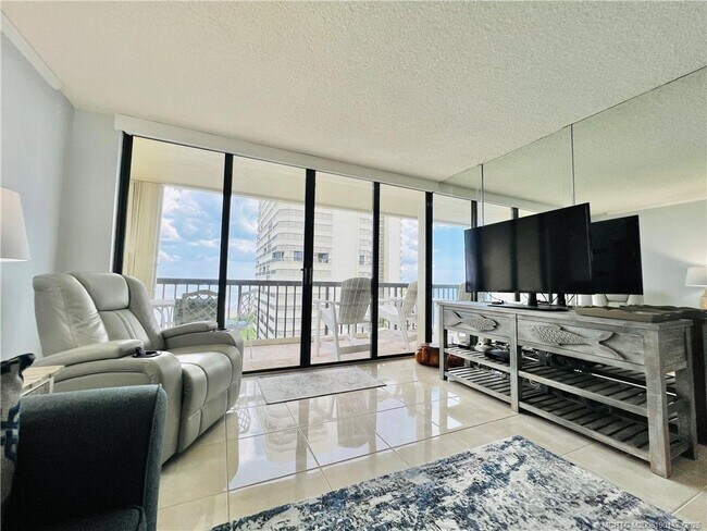 Building Photo - 9500 S Ocean Dr