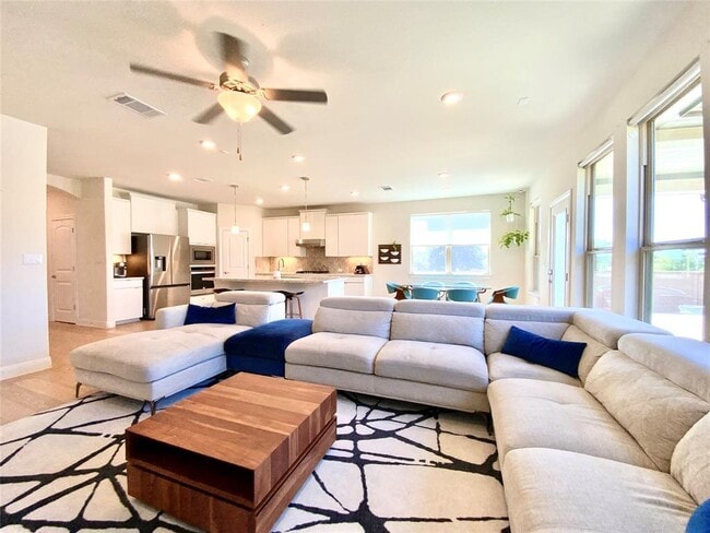 Building Photo - 16028 Cinca Terra Dr