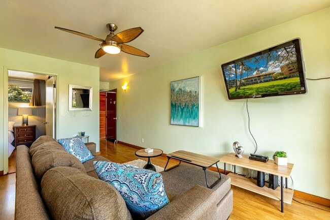 Building Photo - Oceanfront 1 Bed/1 Bath Fully Furnished Condo at Waipuilani!