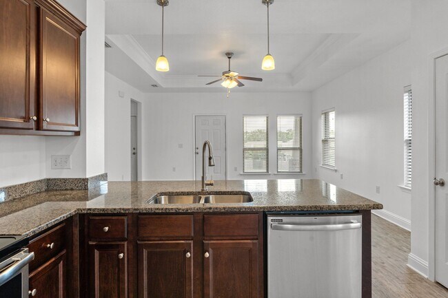 Building Photo - 27320 Lashay Dr