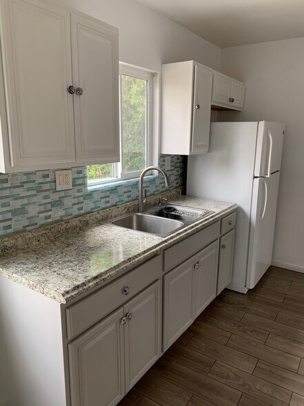 Kitchen Area - 526 Brooks Ave