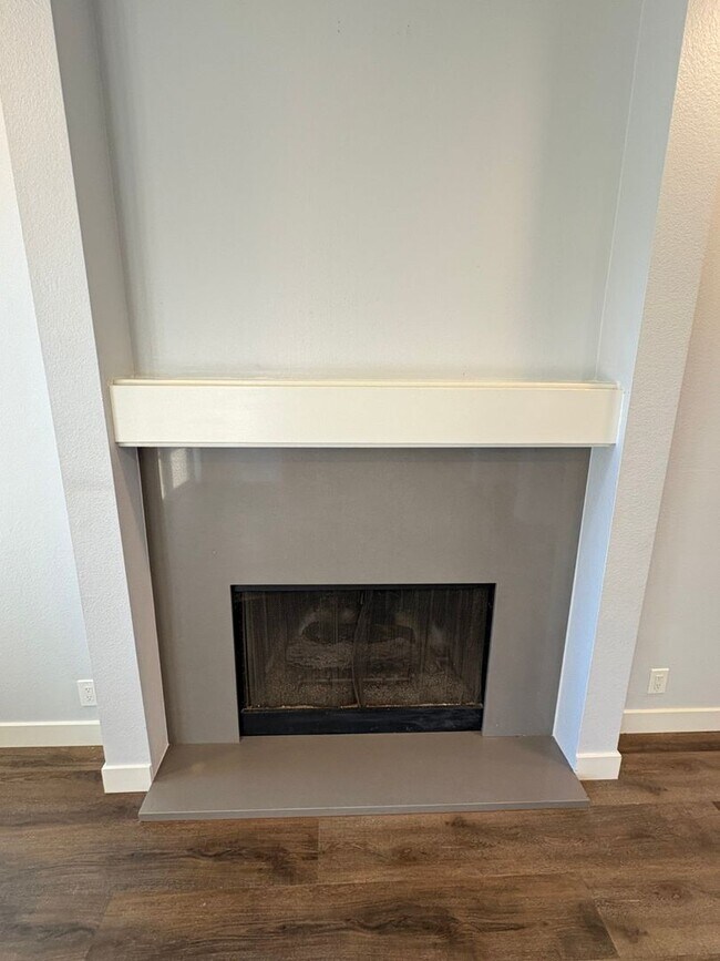 Building Photo - Serenity awaits in this upgraded 2 bedroom...