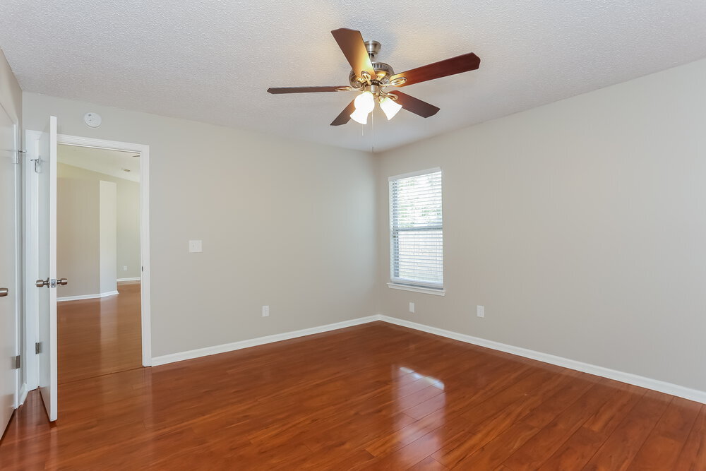 Building Photo - 3447 Le Havre Dr E