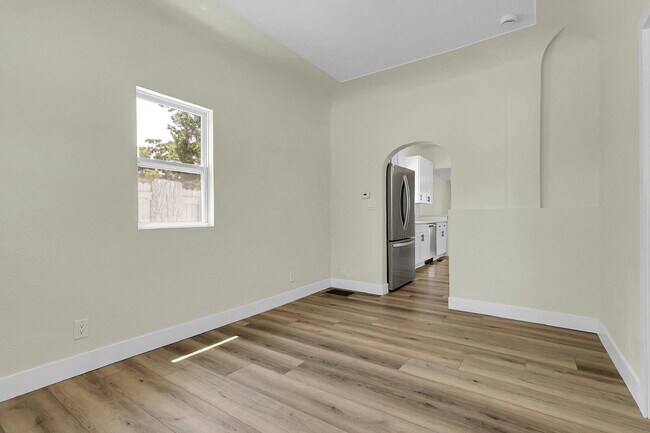 Building Photo - $2,295 - 2 Bed, 1 Bath Newly Renovated Hom...