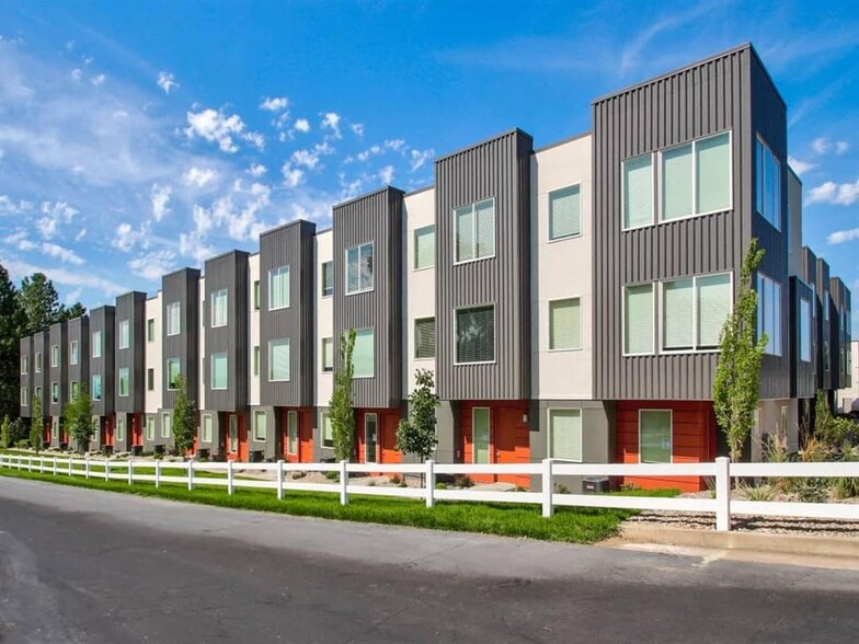 Primary Photo - Aero Luxury Townhomes