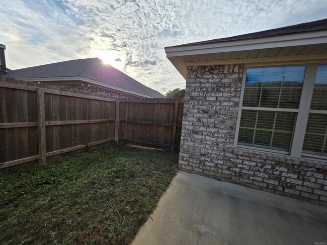 Building Photo - 745 Park Ln