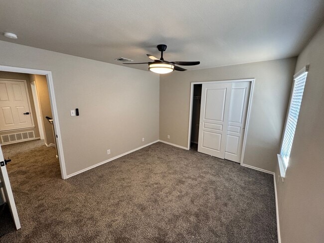 Building Photo - Move-In Ready Family Home in North San Antonio