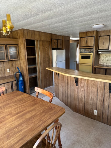 Building Photo - 12 Circle Dr