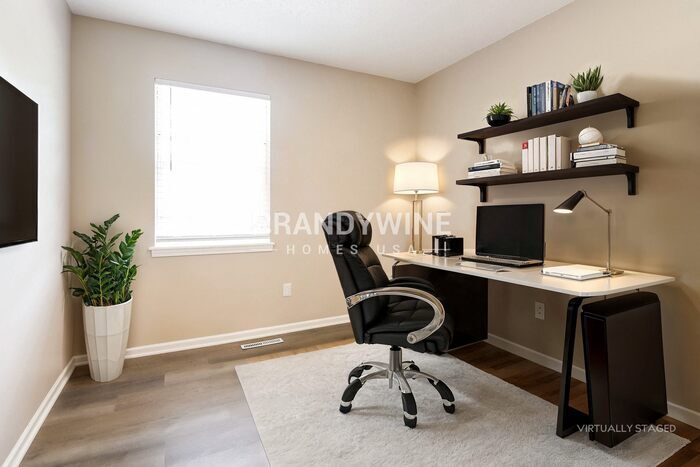 Building Photo - 1909 NE McKee Ln