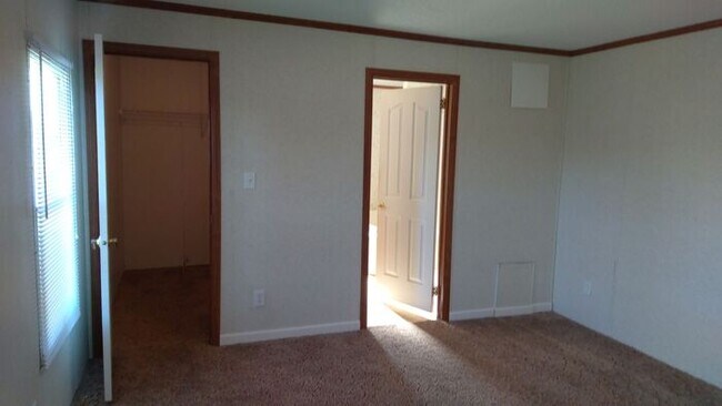 Building Photo - 1234 Lavender Rd