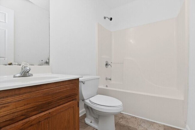 Building Photo - Well-Maintained 2BD/1BA Duplex in Concord, NC!