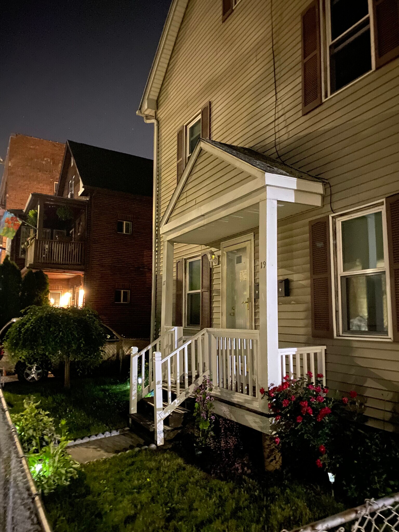 Building Photo - 28 Adams St