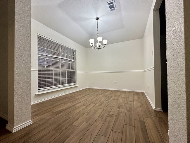 Building Photo - 3026 Sundance Dr