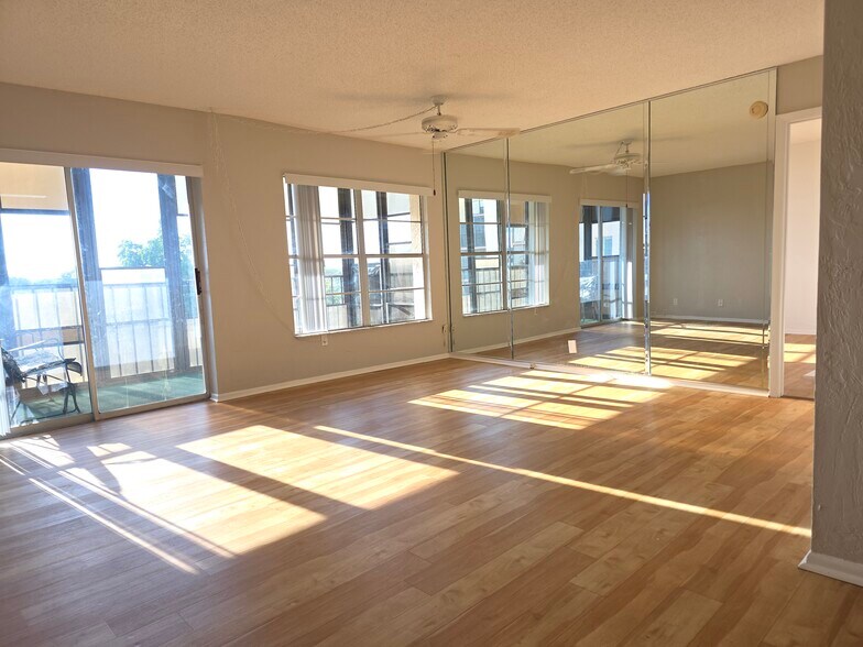 Living room and balcony view - 2901 26th St W