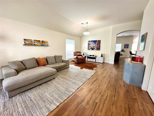Building Photo - 15818 Hamden Cir
