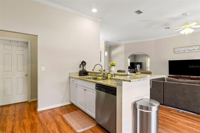 Building Photo - 7205 White Oaks Rd