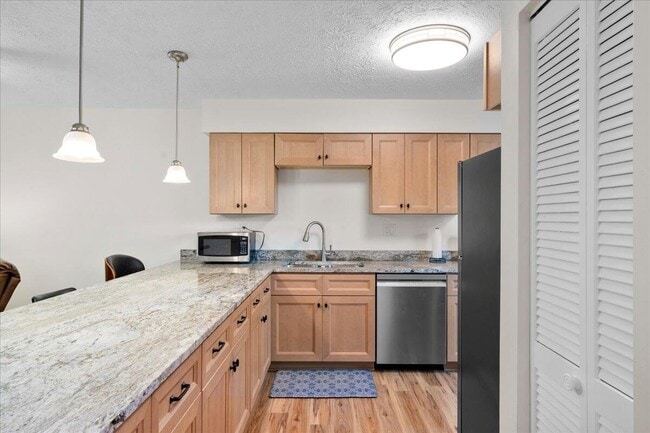 Building Photo - 771 Spring Meadows Dr