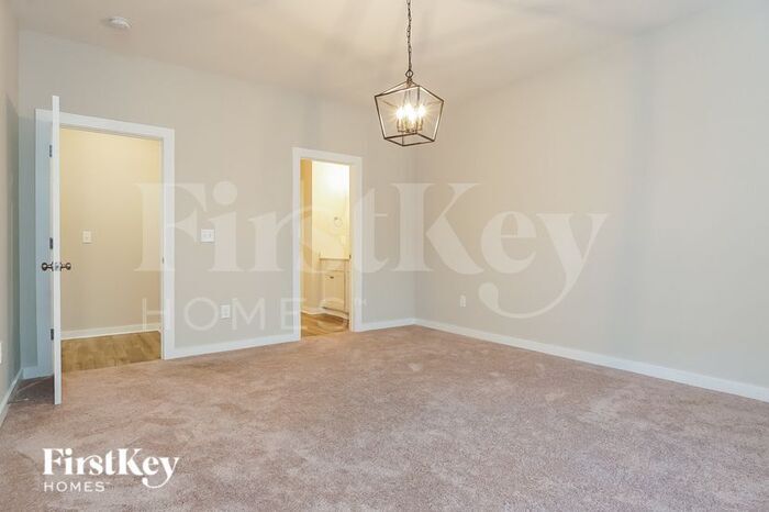 Building Photo - 683 Troubadour Ln