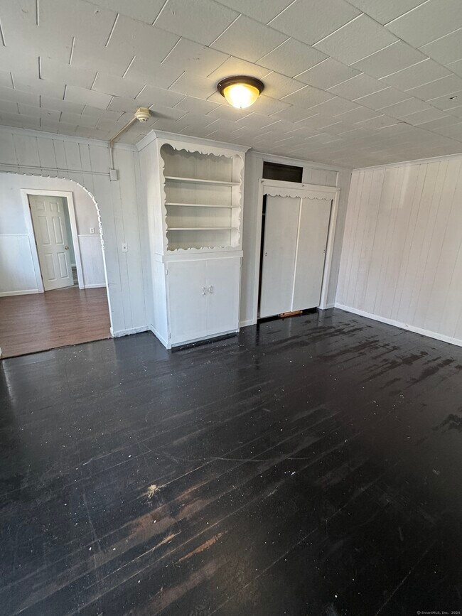 Building Photo - 105 Olivia St