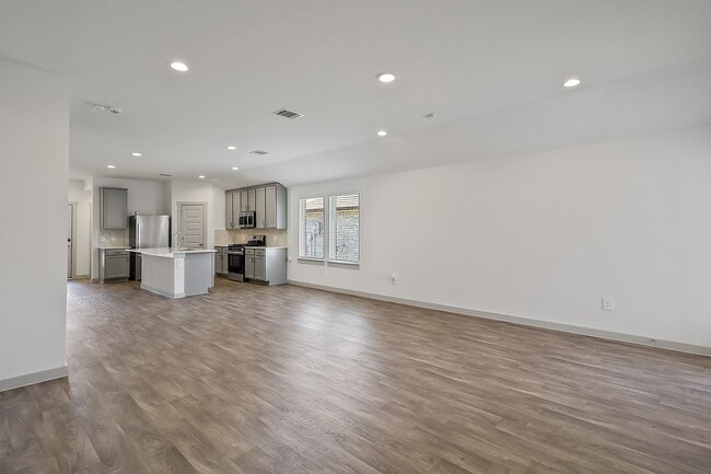 Building Photo - 14819 Cold Water Dr