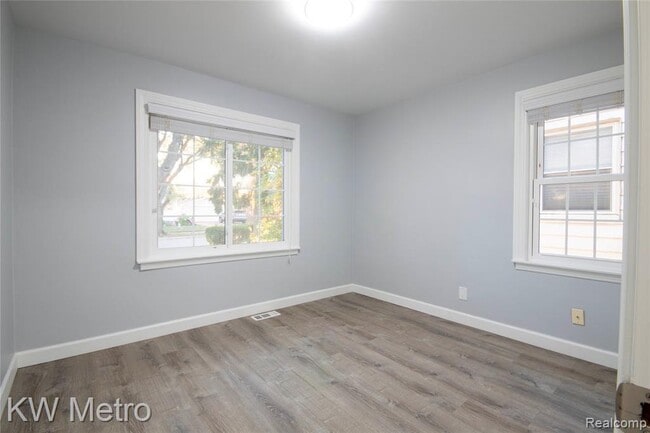 Building Photo - 22101 Ridgeway St