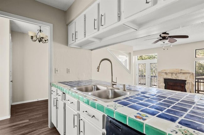 Building Photo - 6726 Lancret Hill Dr