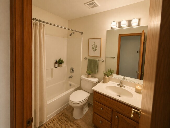Building Photo - 3322 Bromley Ln