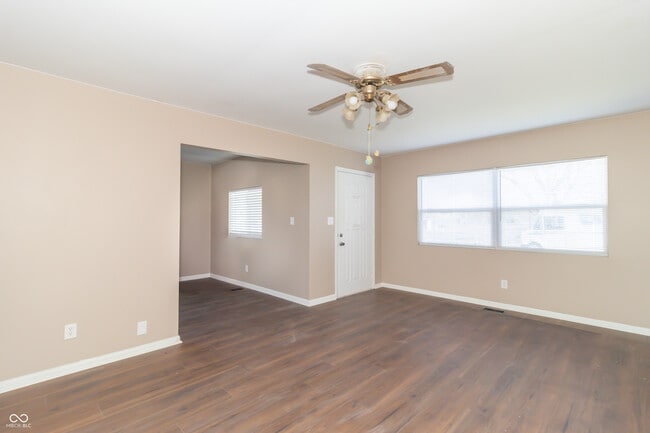 Building Photo - 1701 Nelson Ave