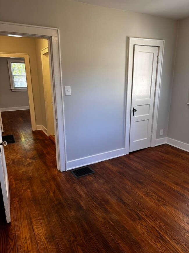 Building Photo - East Nashville 4 Bedroom