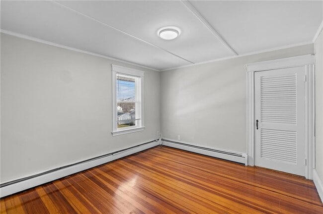 Building Photo - 28 Island Ave