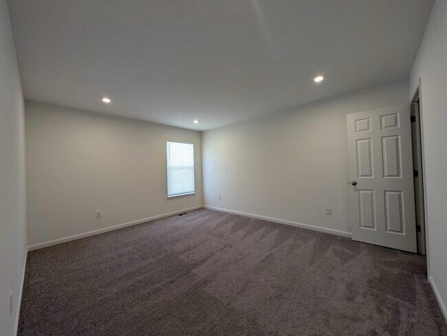 Building Photo - 8210 Daylily Dr