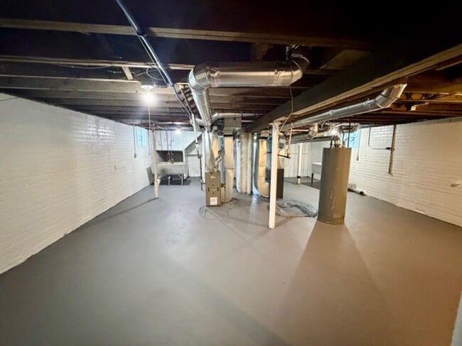 Building Photo - 14434 Mettetal St