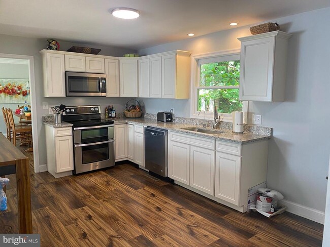 Building Photo - 2232 Aquia Dr
