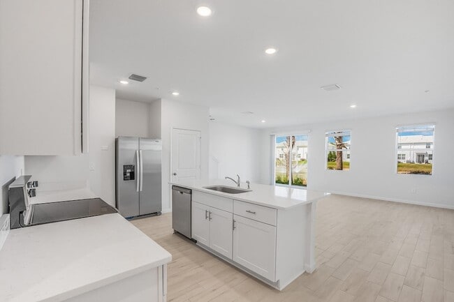 Building Photo - 621 Salisbury Cir