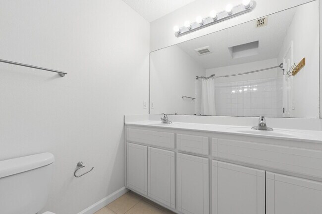 Building Photo - 1660 Corey Wood Cir