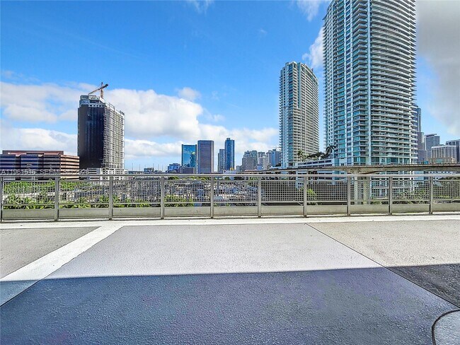 Building Photo - 690 SW 1st Ct